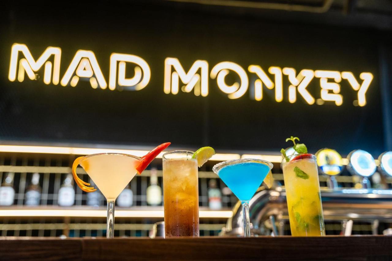 Mad Monkey Hanoi Hostel Bagian luar foto