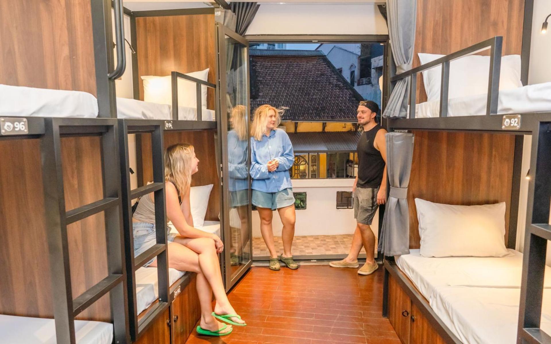 Mad Monkey Hanoi Hostel Bagian luar foto