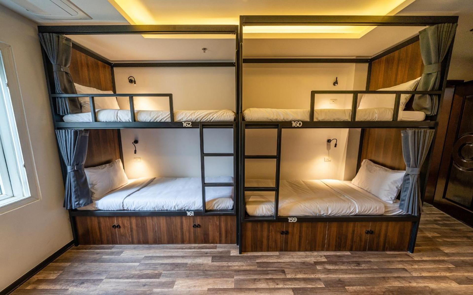 Mad Monkey Hanoi Hostel Bagian luar foto