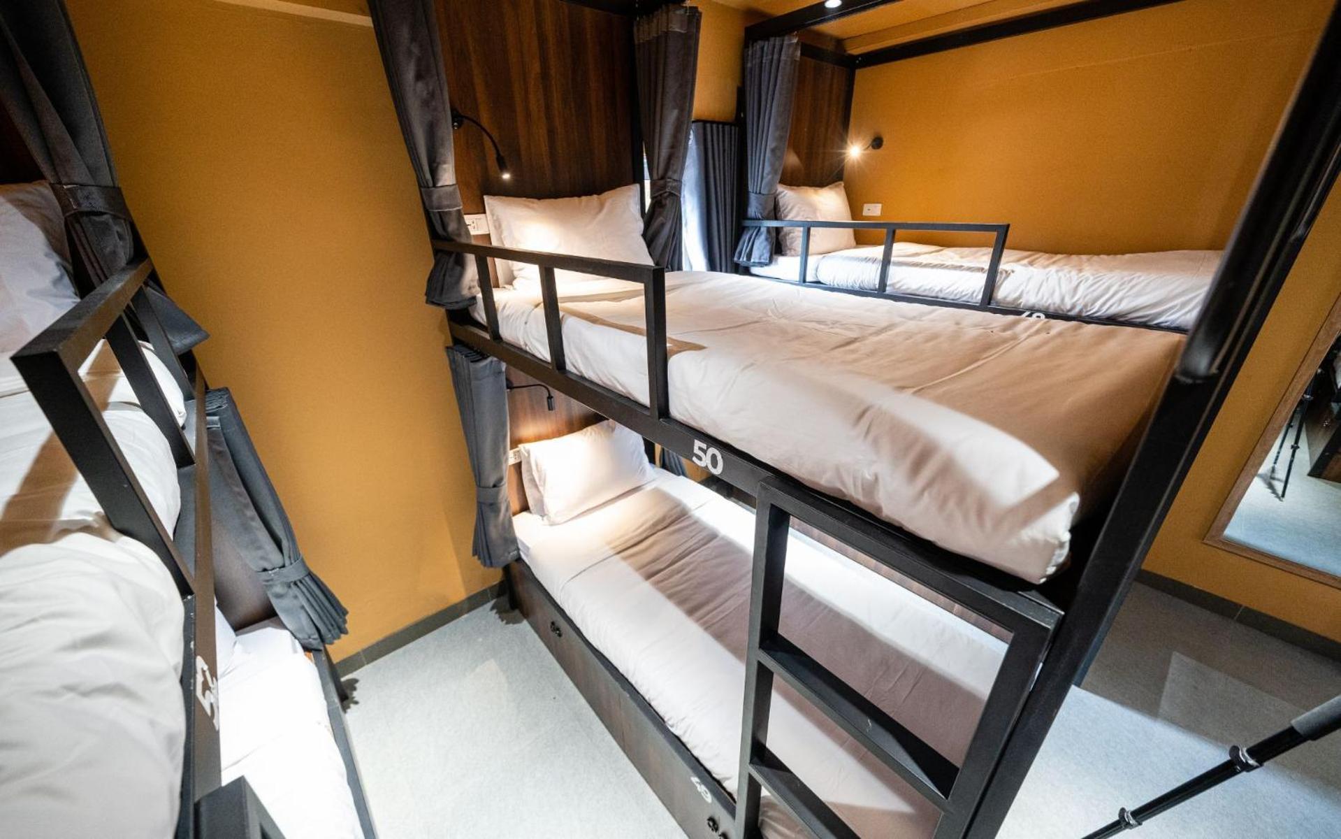 Mad Monkey Hanoi Hostel Bagian luar foto