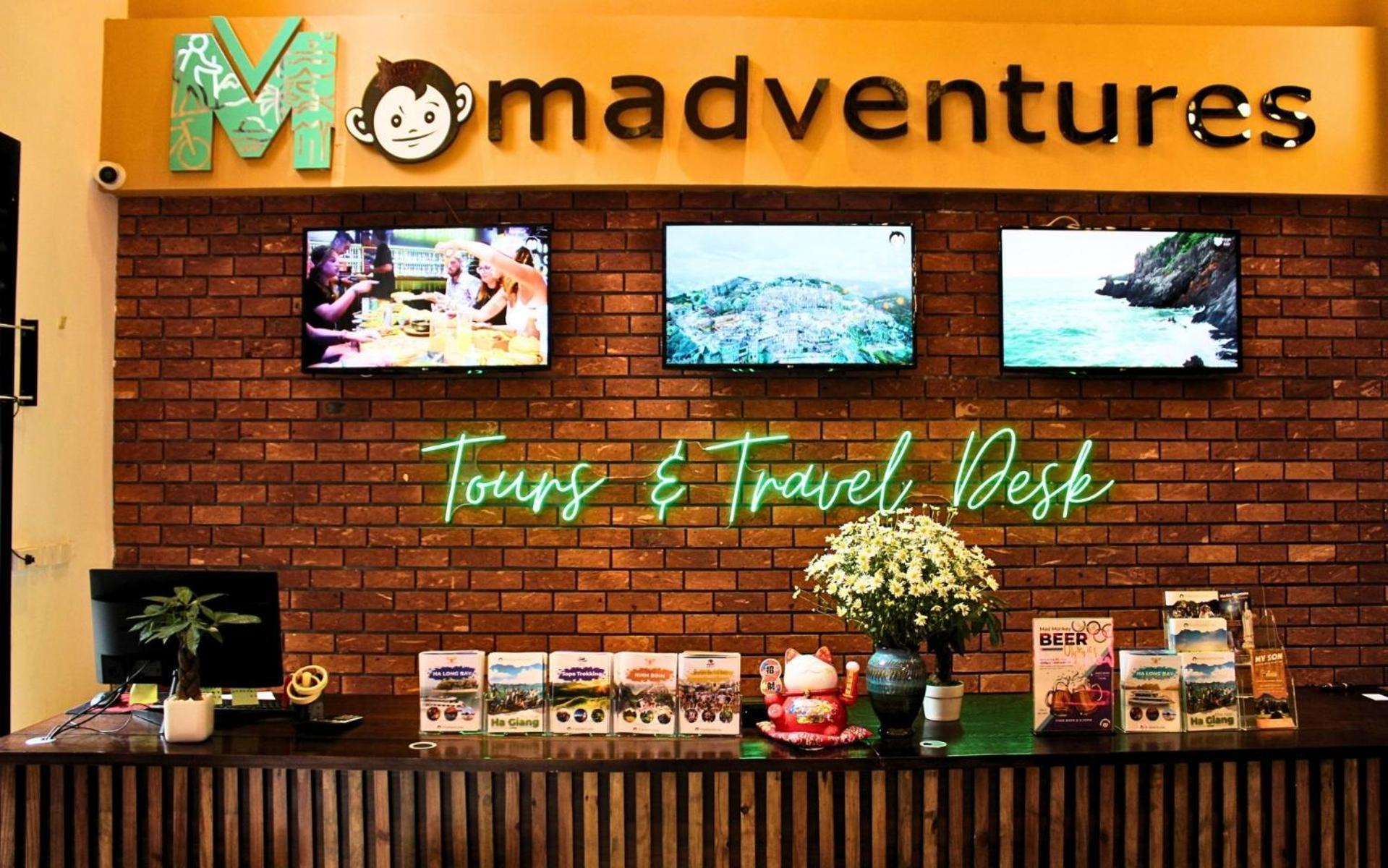 Mad Monkey Hanoi Hostel Bagian luar foto