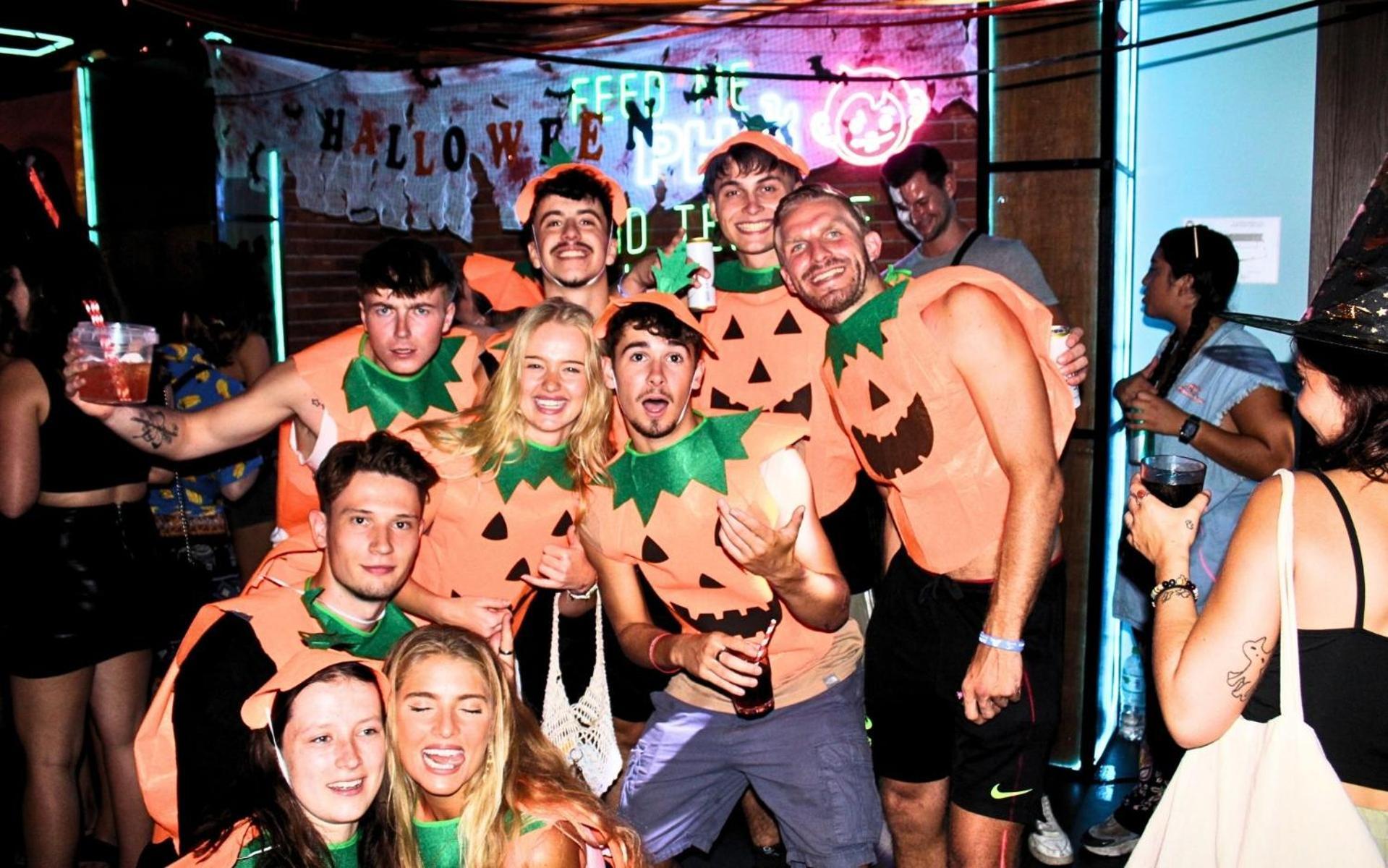 Mad Monkey Hanoi Hostel Bagian luar foto